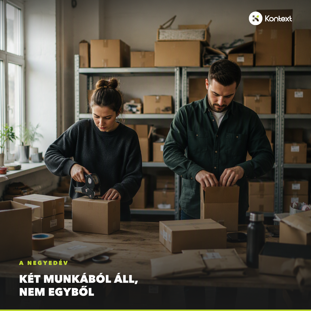 Két ember rendeléseket csomagol egy webshop raktárában a szezon alatt
