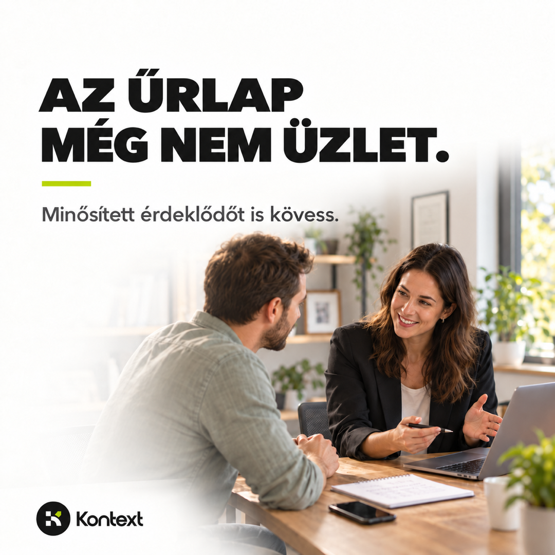 Két ember laptop mellett egyeztet arról, mely érdeklődők számítanak valódi üzleti lehetőségnek.
